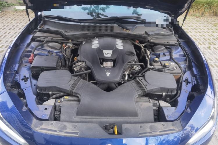 Used Maserati Ghibli 2019 3.0T Luxury Edition China VI Standard Engine Bay