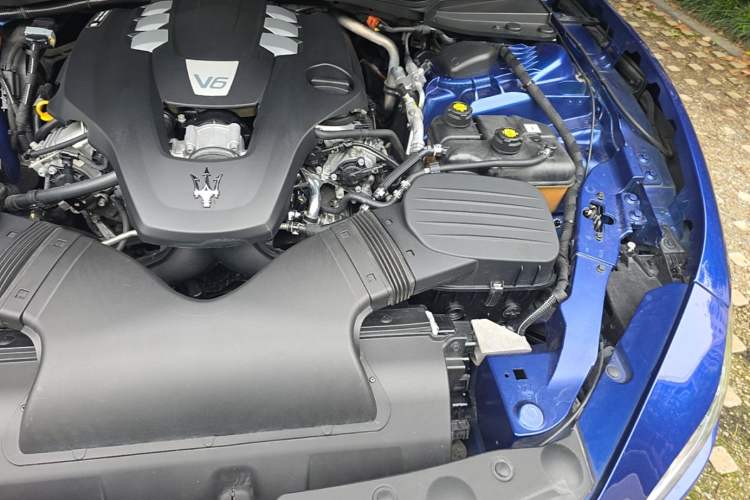 Used Maserati Ghibli 2019 3.0T Standard Version China V Emission Standard Engine Bay Left