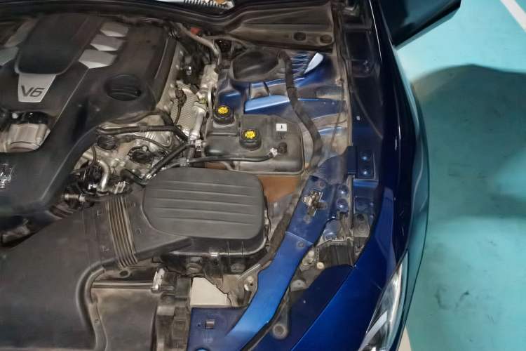 Used Maserati Ghibli 2019 3.0T Standard Version China V Emission Standard Engine Bay Left