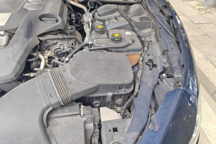 Used Maserati Ghibli 2019 3.0T Standard Version China VI Engine Bay Left