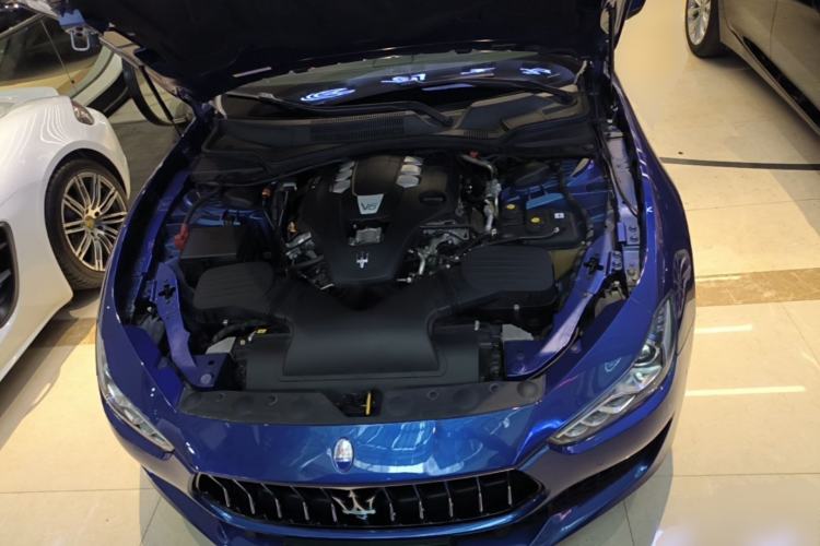 Used Maserati Ghibli 2019 3.0T Standard Version China VI Engine Bay