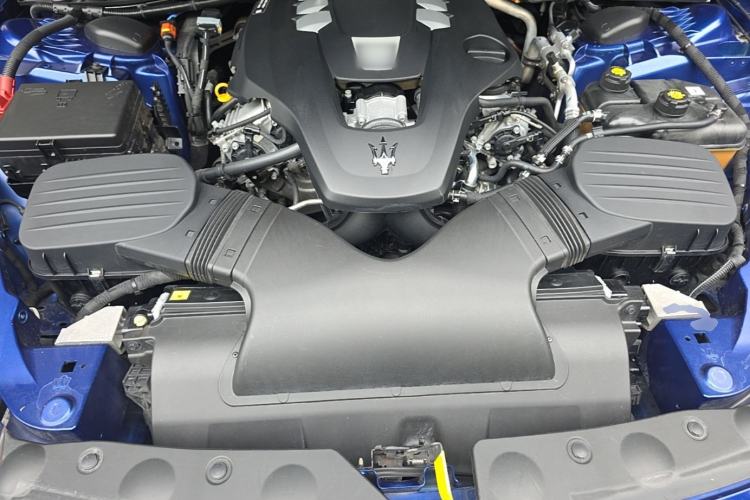 Used Maserati Ghibli 2019 3.0T Standard Version China V Emission Standard Engine Bay