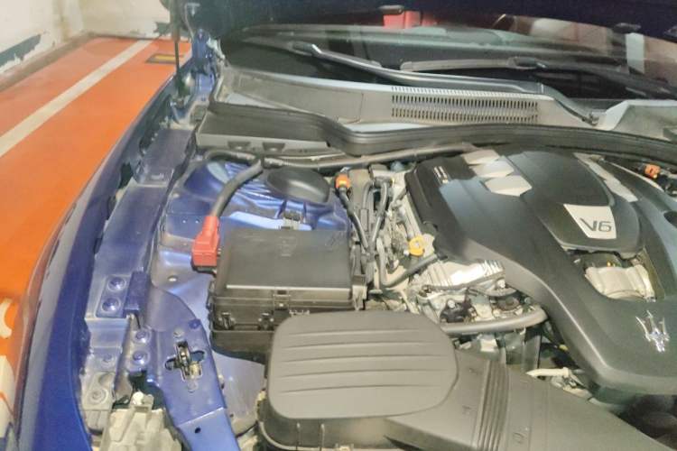 Used Maserati Ghibli 2019 3.0T Standard Version China VI Engine Bay Right
