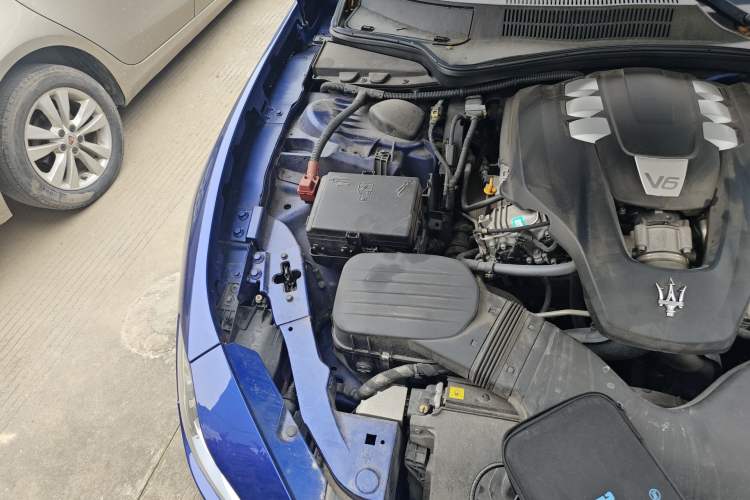 Used Maserati Ghibli 2019 3.0T Standard Version China V Emission Standard Engine Bay Right