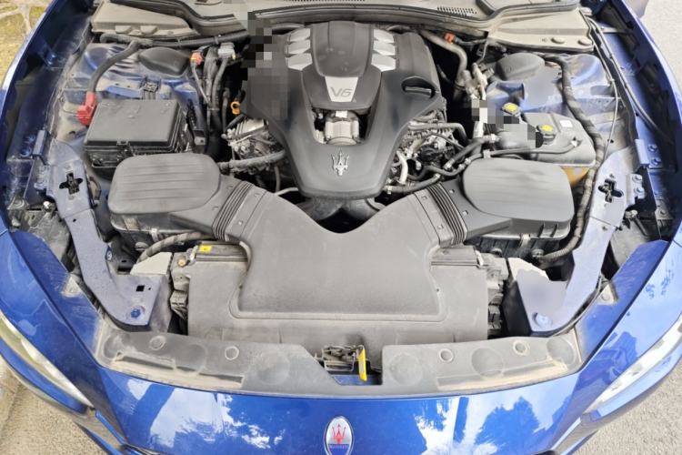 Used Maserati Ghibli 2019 3.0T Standard Version China V Emission Standard Engine Bay