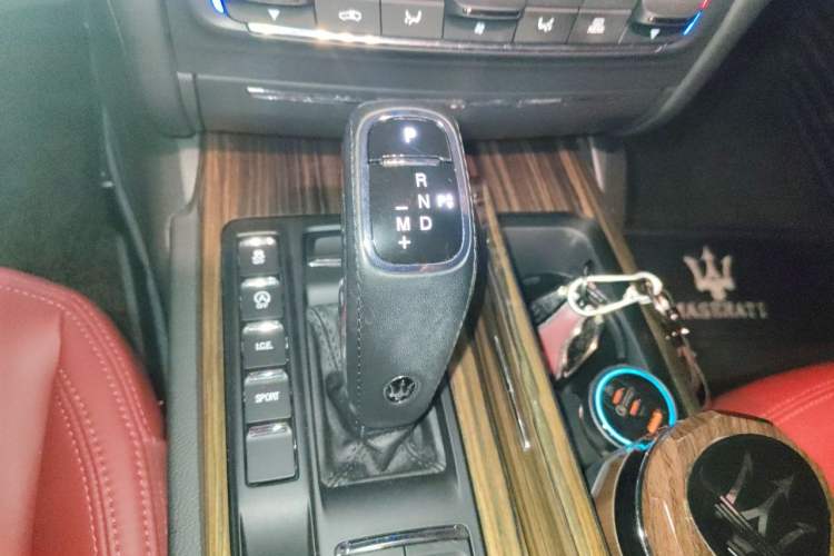 Used Maserati Ghibli 2019 3.0T Standard Version China VI Gear Lever