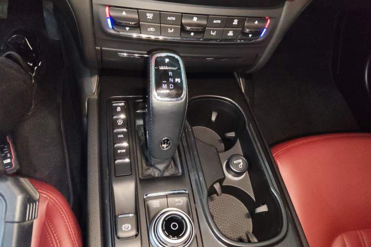 Used Maserati Ghibli 2019 3.0T Standard Version China VI Gear Lever