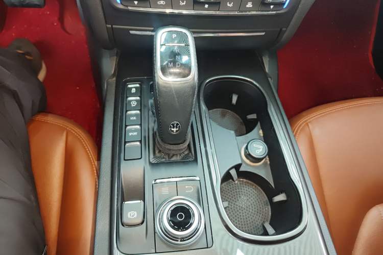 Used Maserati Ghibli 2019 3.0T Standard Version China VI Gear Lever