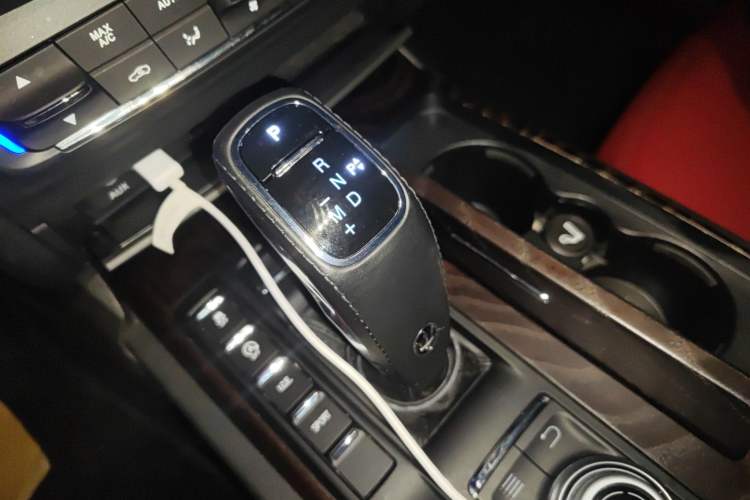 Used Maserati Ghibli 2019 3.0T Luxury Edition China VI Standard Gear Lever
