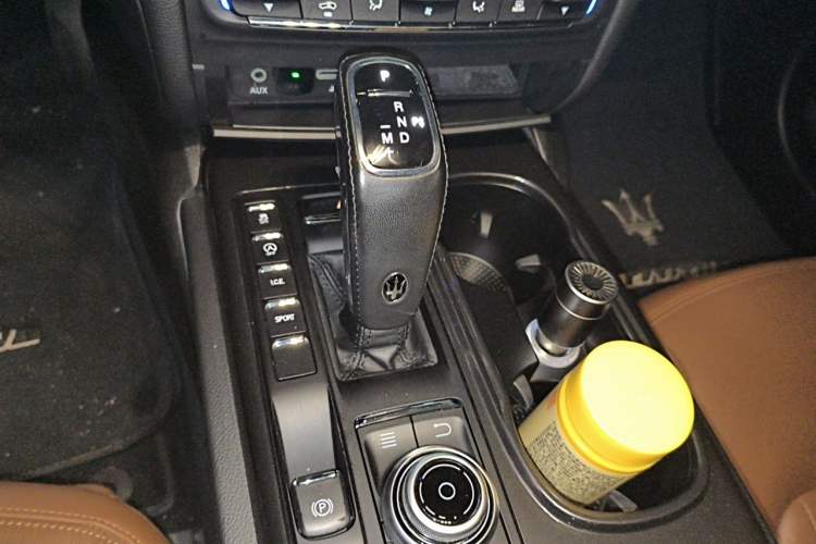 Used Maserati Ghibli 2019 3.0T Standard Version China V Emission Standard Gear Lever
