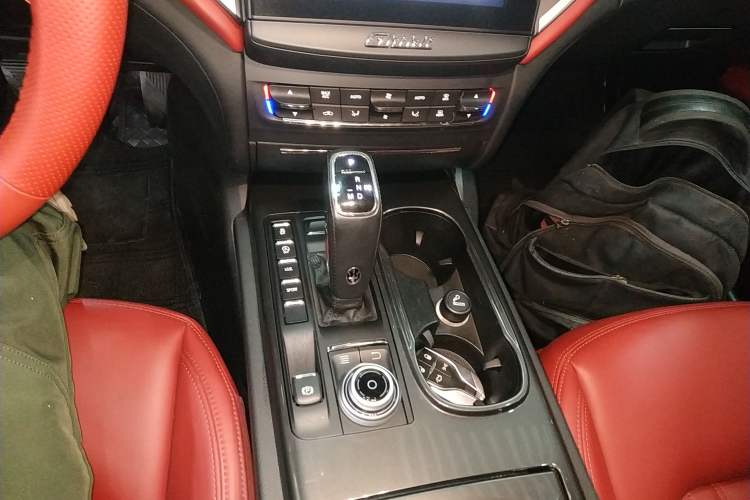 Used Maserati Ghibli 2019 3.0T Standard Version China VI Gear Lever