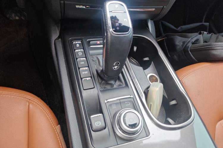 Used Maserati Ghibli 2019 3.0T Standard Version China VI Gear Lever