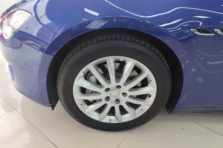 Used Maserati Ghibli 2019 3.0T Standard Version China VI Left Front Wheel Hub