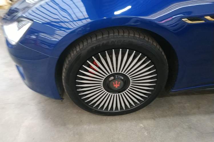 Used Maserati Ghibli 2019 3.0T Standard Version China VI Left Front Wheel Hub