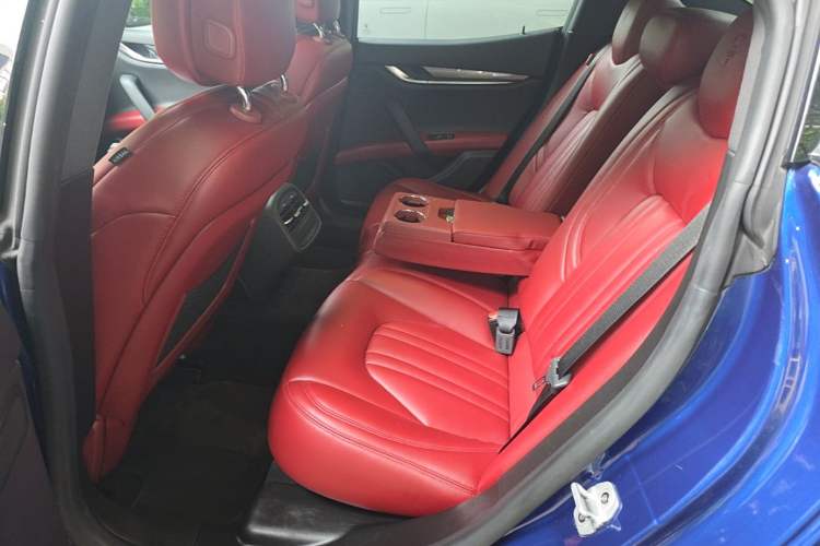 Used Maserati Ghibli 2019 3.0T Standard Version China V Emission Standard Left Rear Seat