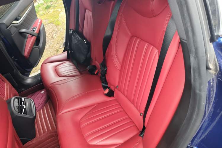 Used Maserati Ghibli 2019 3.0T Standard Version China V Emission Standard Left Rear Seat