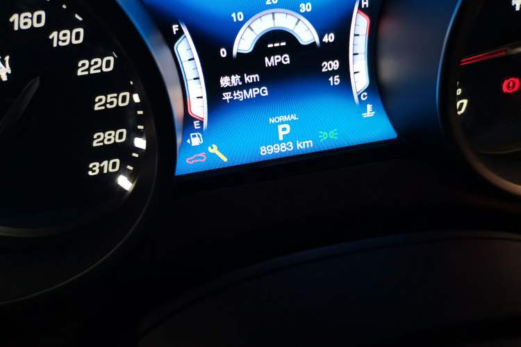 Used Maserati Ghibli 2019 3.0T Standard Version China V Emission Standard Odometer Close Up