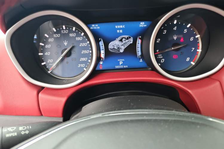 Used Maserati Ghibli 2019 3.0T Standard Version China V Emission Standard Odometer Close Up