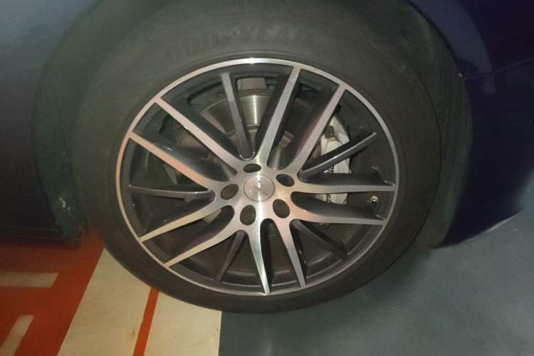 Used Maserati Ghibli 2019 3.0T Standard Version China VI Right Front Wheel Hub