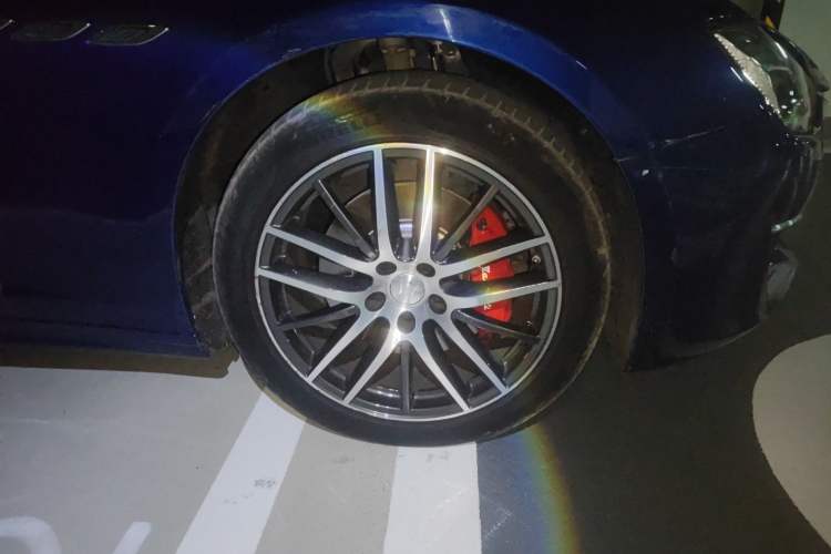Used Maserati Ghibli 2019 3.0T Luxury Edition China VI Standard Right Front Wheel Hub