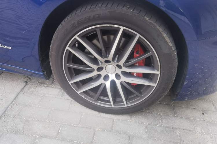 Used Maserati Ghibli 2019 3.0T Luxury Edition China VI Standard Right Front Wheel Hub