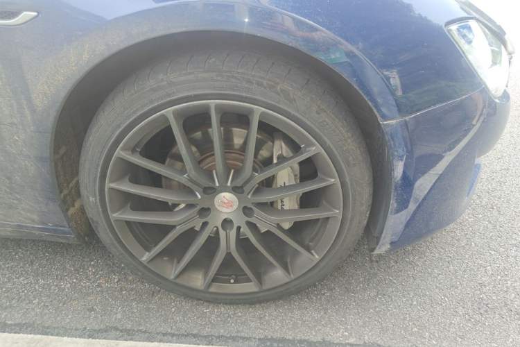 Used Maserati Ghibli 2019 3.0T Standard Version China VI Right Front Wheel Hub