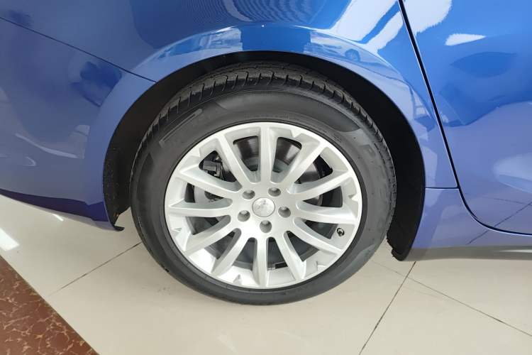 Used Maserati Ghibli 2019 3.0T Standard Version China VI Right Rear Wheel Hub