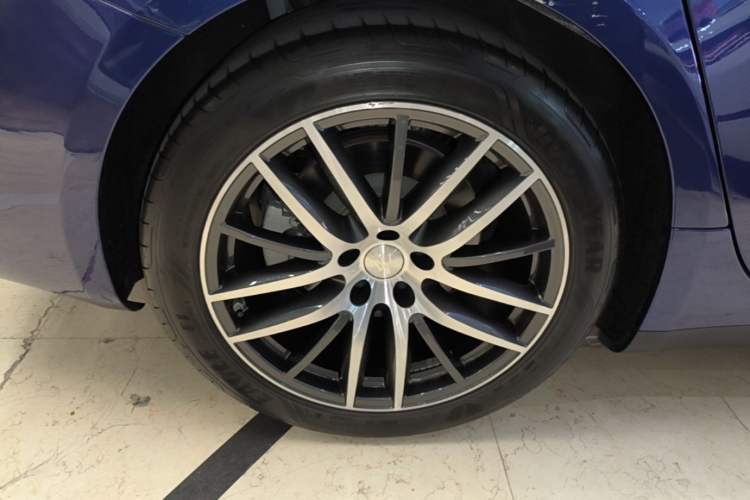 Used Maserati Ghibli 2019 3.0T Standard Version China VI Right Rear Wheel Hub