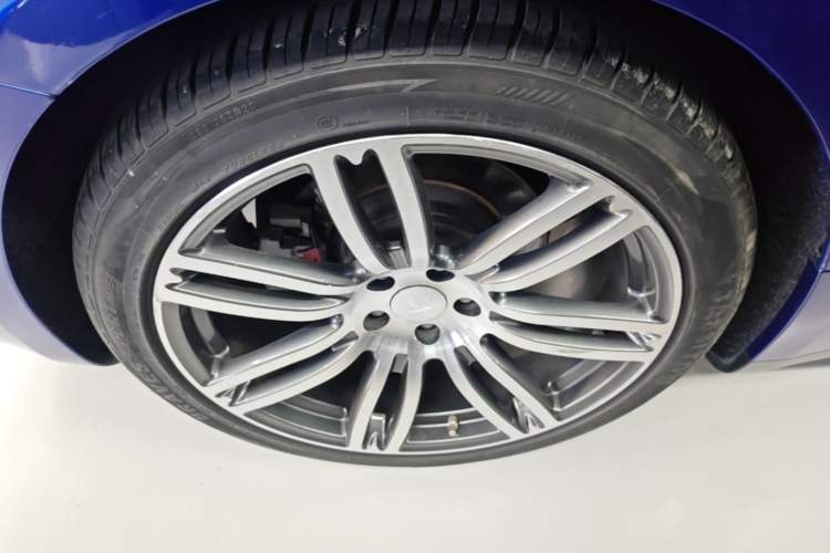 Used Maserati Ghibli 2019 3.0T Standard Version China V Emission Standard Right Rear Wheel Hub