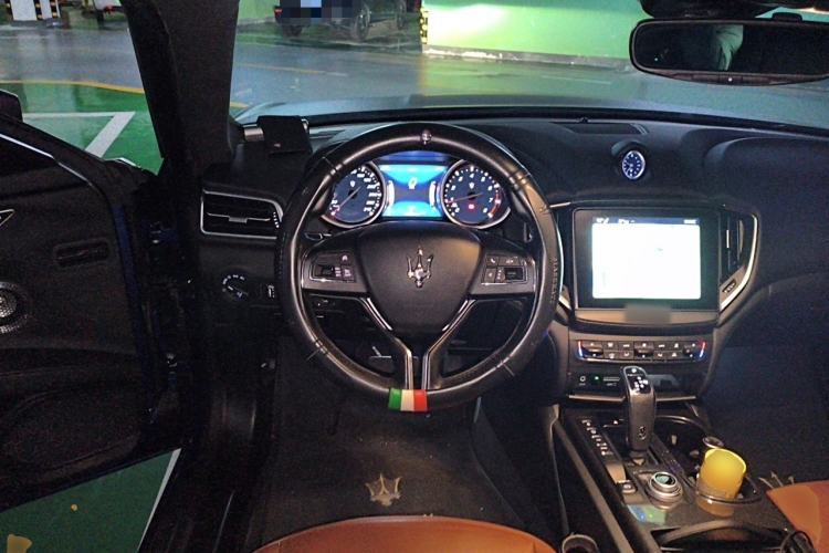 Used Maserati Ghibli 2019 3.0T Standard Version China V Emission Standard Steering Wheel