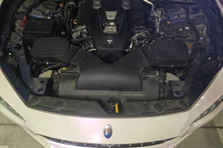Used Maserati Ghibli 2019 3.0T Standard Version China VI Engine Bay