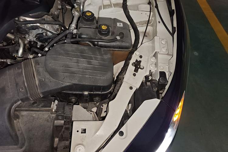 Used Maserati Ghibli 2019 3.0T Standard Version China V Emission Standard Engine Bay Left
