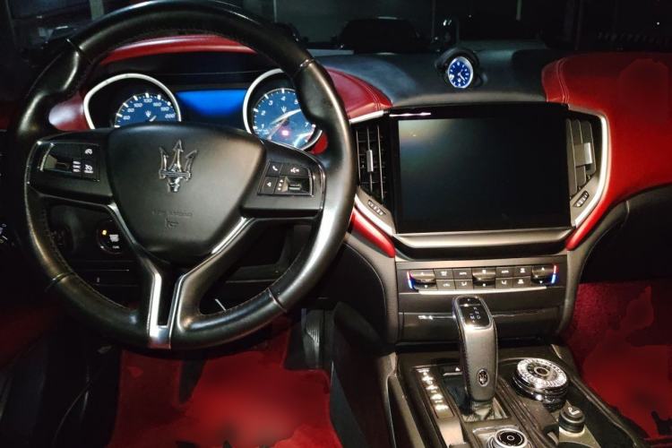 Used Maserati Ghibli 2019 3.0T Standard Version China VI Center Console