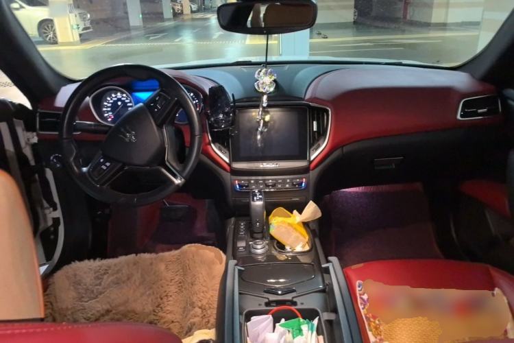 Used Maserati Ghibli 2019 3.0T Standard Version China V Emission Standard Center Console