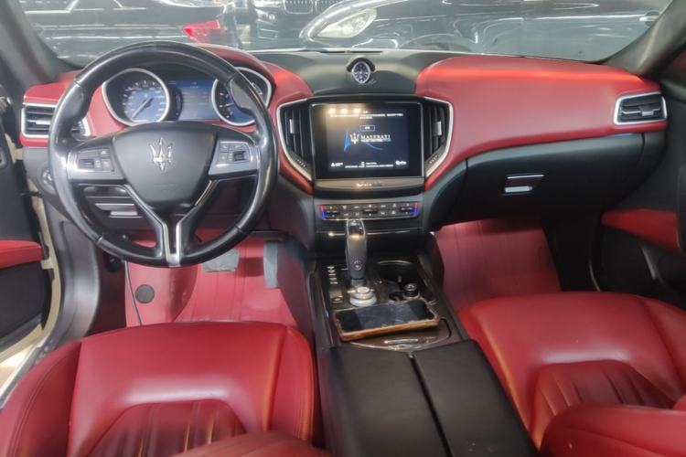 Used Maserati Ghibli 2019 3.0T Standard Version China V Emission Standard Center Console