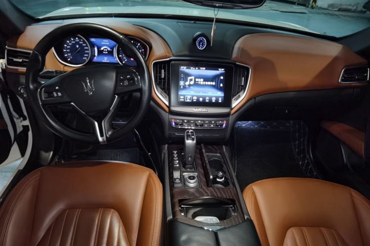 Used Maserati Ghibli 2019 3.0T Luxury Edition China V Standard Center Console