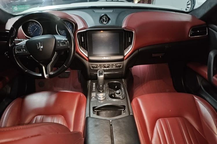 Used Maserati Ghibli 2019 3.0T Standard Version China V Emission Standard Center Console