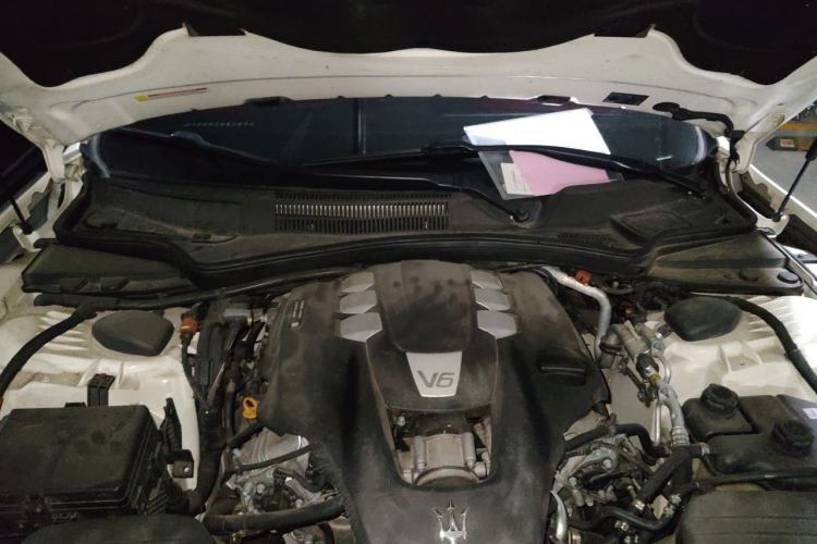 Used Maserati Ghibli 2019 3.0T Standard Version China VI Engine Bay