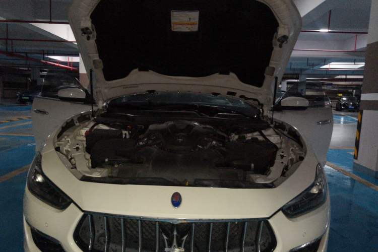 Used Maserati Ghibli 2019 3.0T Luxury Edition China V Standard Engine Bay