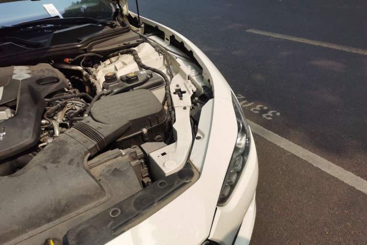 Used Maserati Ghibli 2019 3.0T Standard Version China VI Engine Bay Left