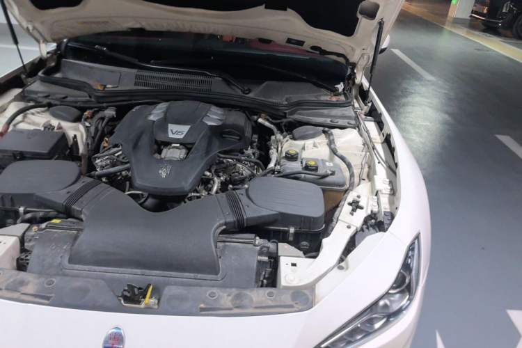 Used Maserati Ghibli 2019 3.0T Standard Version China V Emission Standard Engine Bay Left