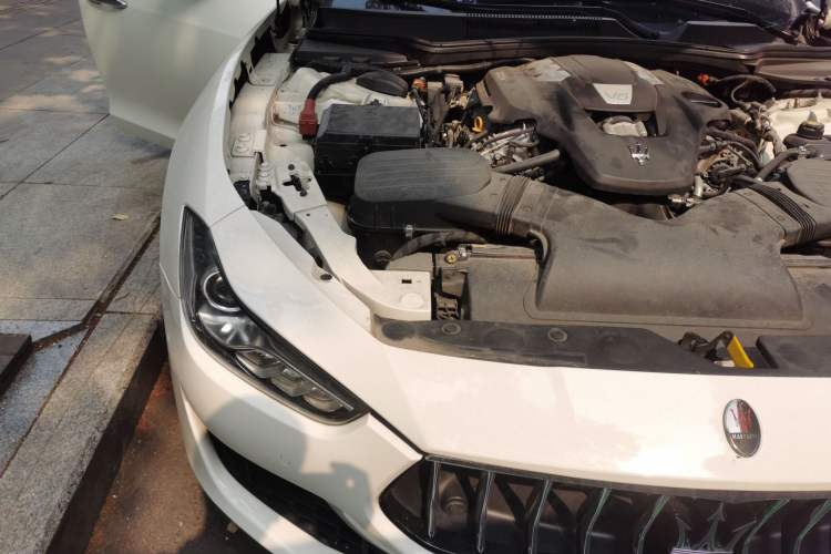 Used Maserati Ghibli 2019 3.0T Standard Version China VI Engine Bay Right