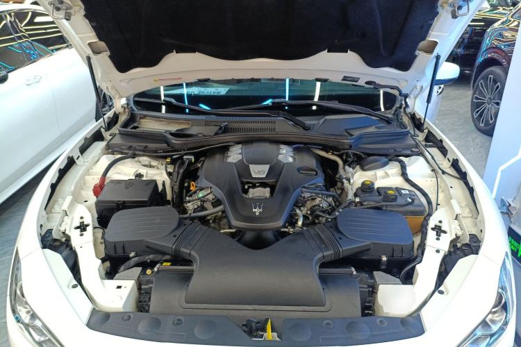 Used Maserati Ghibli 2019 3.0T Standard Version China V Emission Standard Engine Bay
