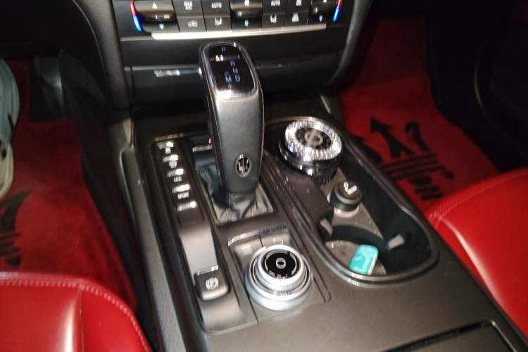 Used Maserati Ghibli 2019 3.0T Standard Version China VI Gear Lever