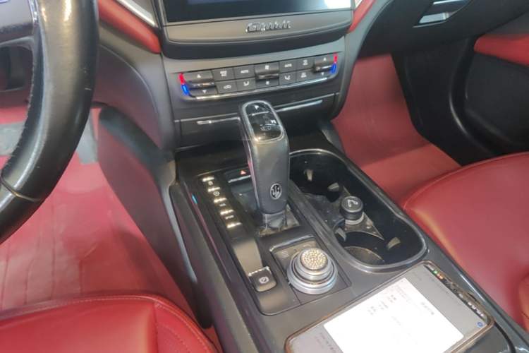 Used Maserati Ghibli 2019 3.0T Standard Version China V Emission Standard Gear Lever