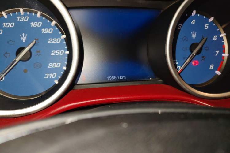 Used Maserati Ghibli 2019 3.0T Standard Version China VI Odometer Close Up