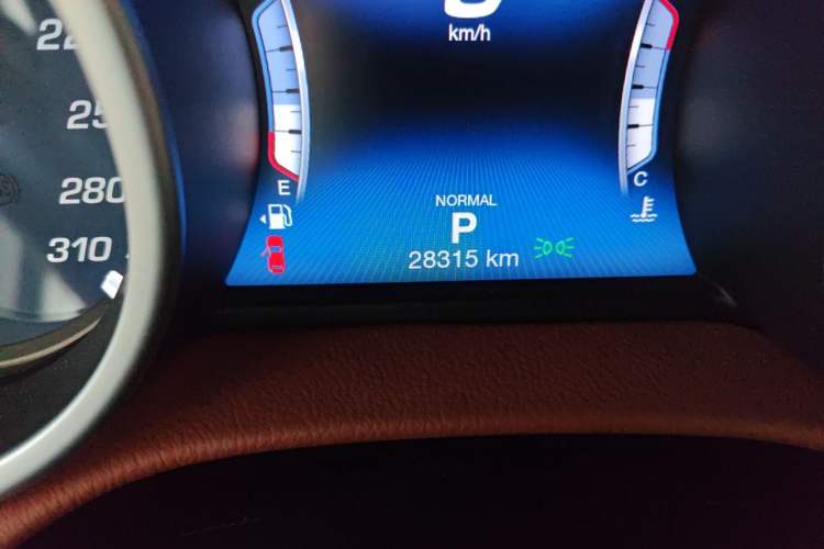 Used Maserati Ghibli 2019 3.0T Standard Version China VI Odometer Close Up