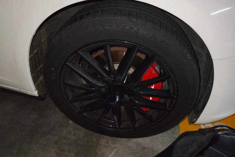Used Maserati Ghibli 2019 3.0T Standard Version China VI Right Front Wheel Hub