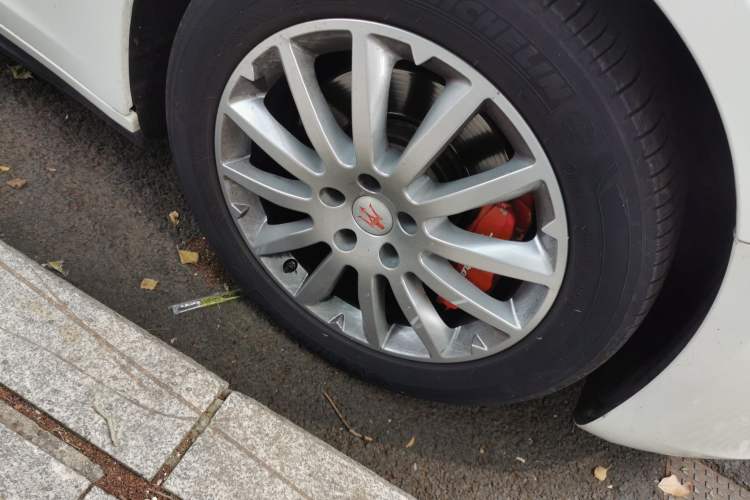 Used Maserati Ghibli 2019 3.0T Standard Version China VI Right Front Wheel Hub