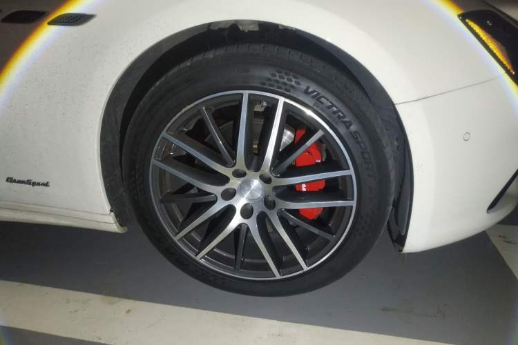 Used Maserati Ghibli 2019 3.0T Luxury Edition China V Standard Right Front Wheel Hub